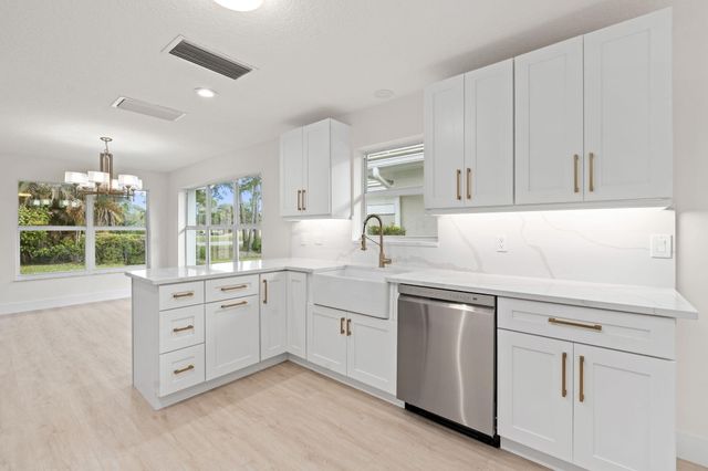 2347 SW Brookwood Lane, Palm City, FL 34990