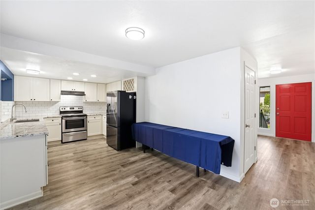 21871 SE 267th Street, Maple Valley, WA 98038
