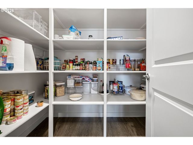 763 S 53RD Pl, Springfield, OR 97478