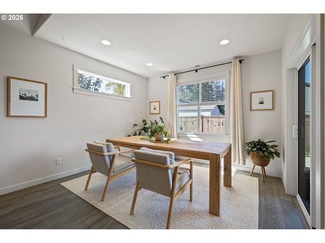 763 S 53RD Pl, Springfield, OR 97478