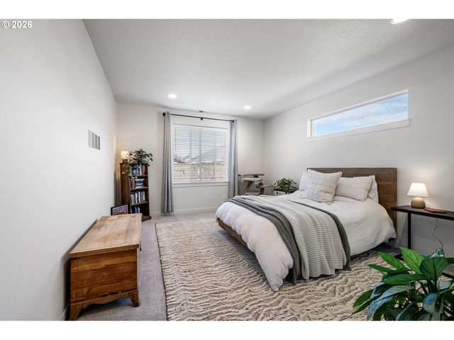 763 S 53RD Pl, Springfield, OR 97478