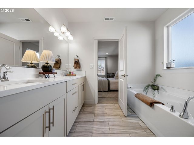 763 S 53RD Pl, Springfield, OR 97478