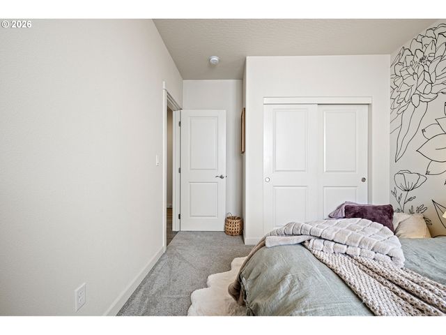 763 S 53RD Pl, Springfield, OR 97478