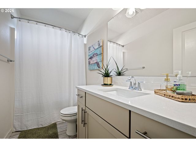 763 S 53RD Pl, Springfield, OR 97478