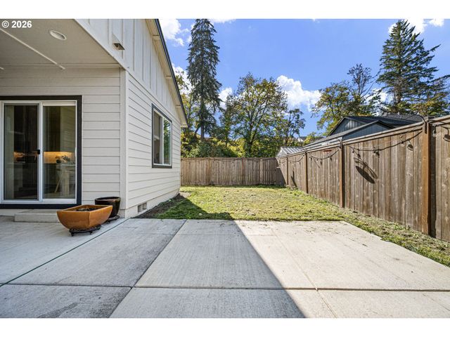 763 S 53RD Pl, Springfield, OR 97478