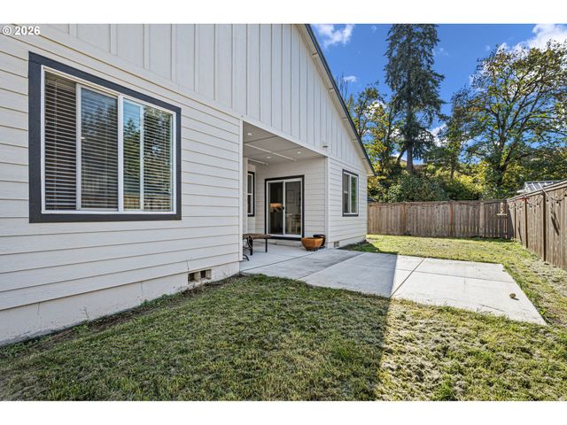 763 S 53RD Pl, Springfield, OR 97478
