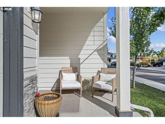763 S 53RD Pl, Springfield, OR 97478