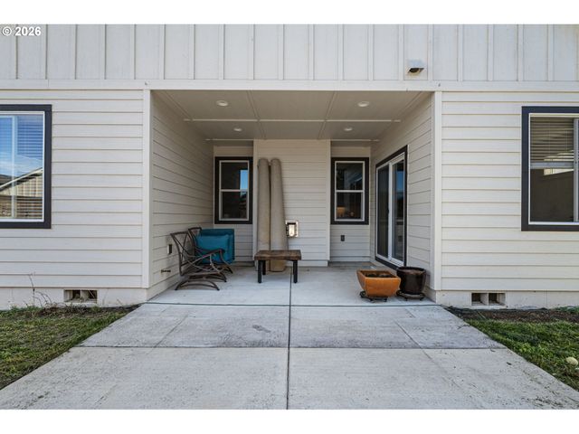 763 S 53RD Pl, Springfield, OR 97478
