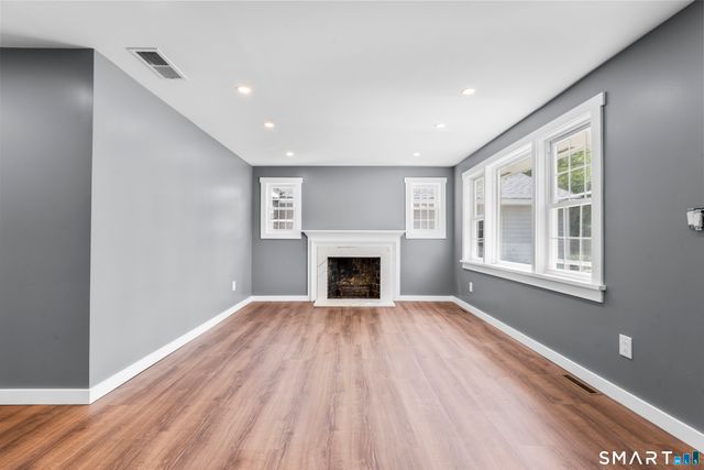 26 George Washington Turnpike, Burlington, CT 06013
