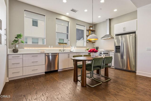 2203 Selig Drive, Los Angeles, CA 90026
