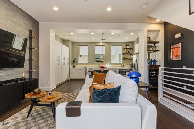 2203 Selig Drive, Los Angeles, CA 90026