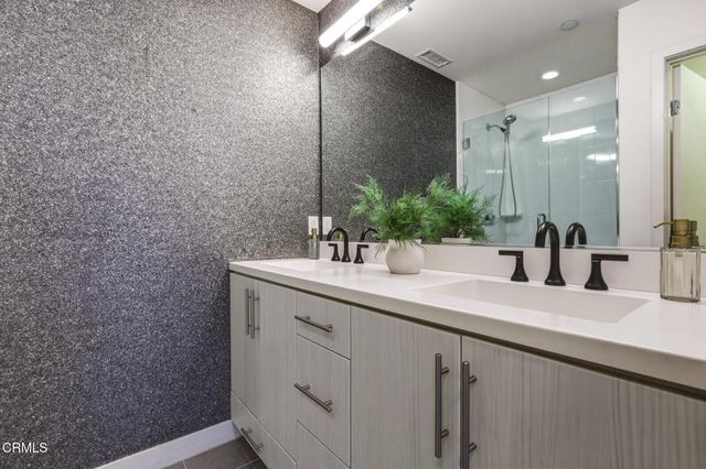 2203 Selig Drive, Los Angeles, CA 90026