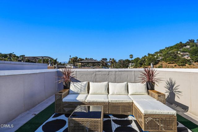 2203 Selig Drive, Los Angeles, CA 90026