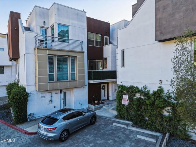 2203 Selig Drive, Los Angeles, CA 90026