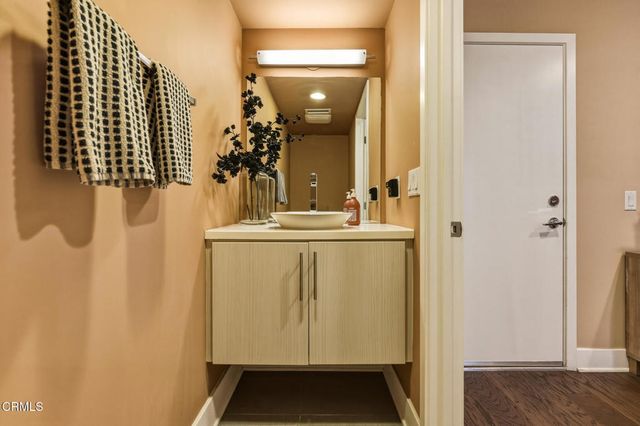 2203 Selig Drive, Los Angeles, CA 90026