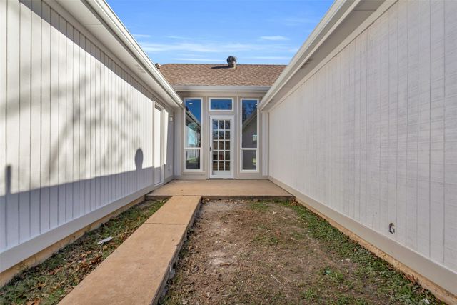 8691 Pebblebrook Drive, Frisco, TX 75034