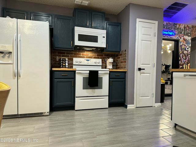 4362 HANGING MOSS Drive, Orange Park, FL 32073