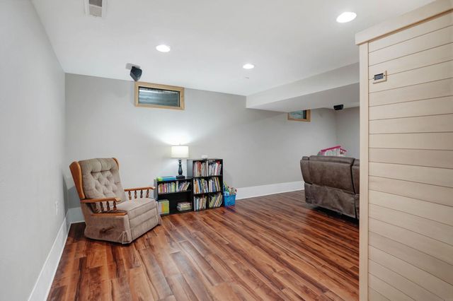 1225 Fleur Drive, Waterloo, IA 50701