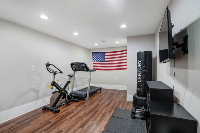 1225 Fleur Drive, Waterloo, IA 50701