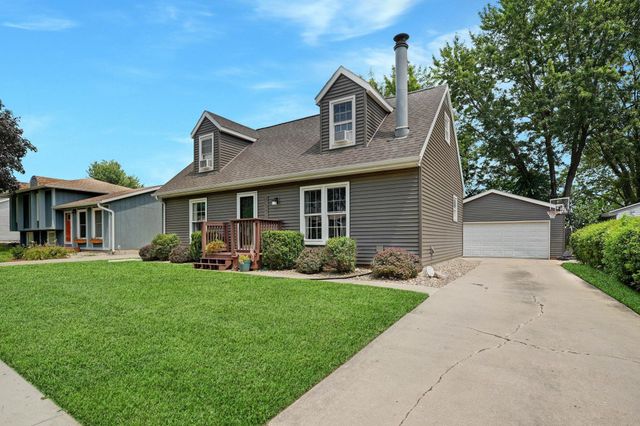 1225 Fleur Drive, Waterloo, IA 50701