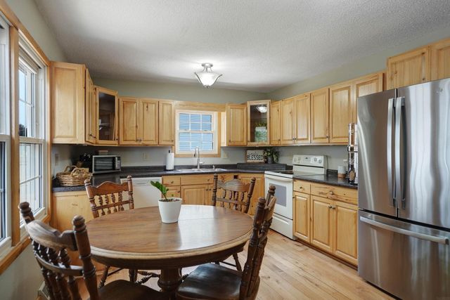 1225 Fleur Drive, Waterloo, IA 50701