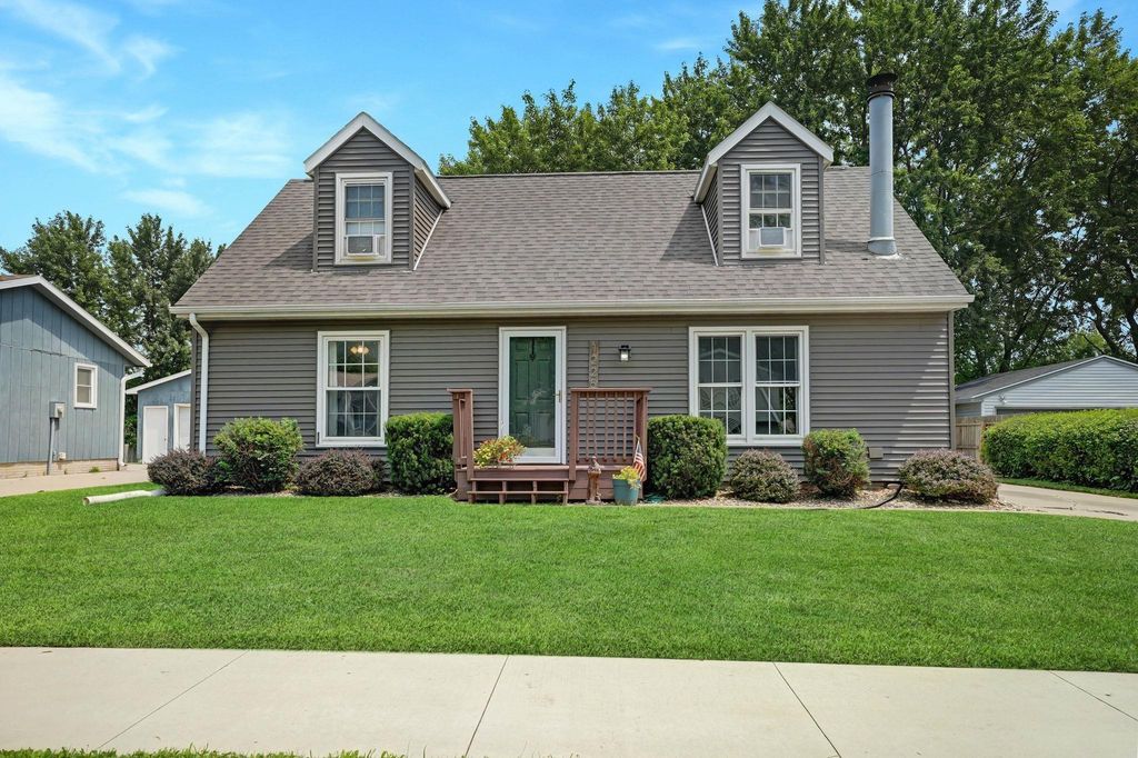 1225 Fleur Drive, Waterloo, IA 50701