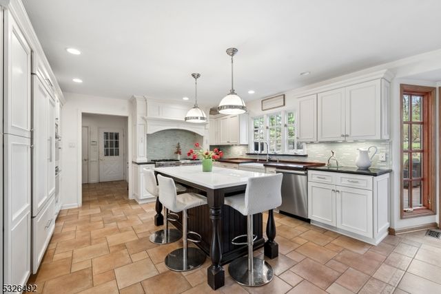 545 JOHNSTON DRIVE, Watchung Boro, NJ 07069