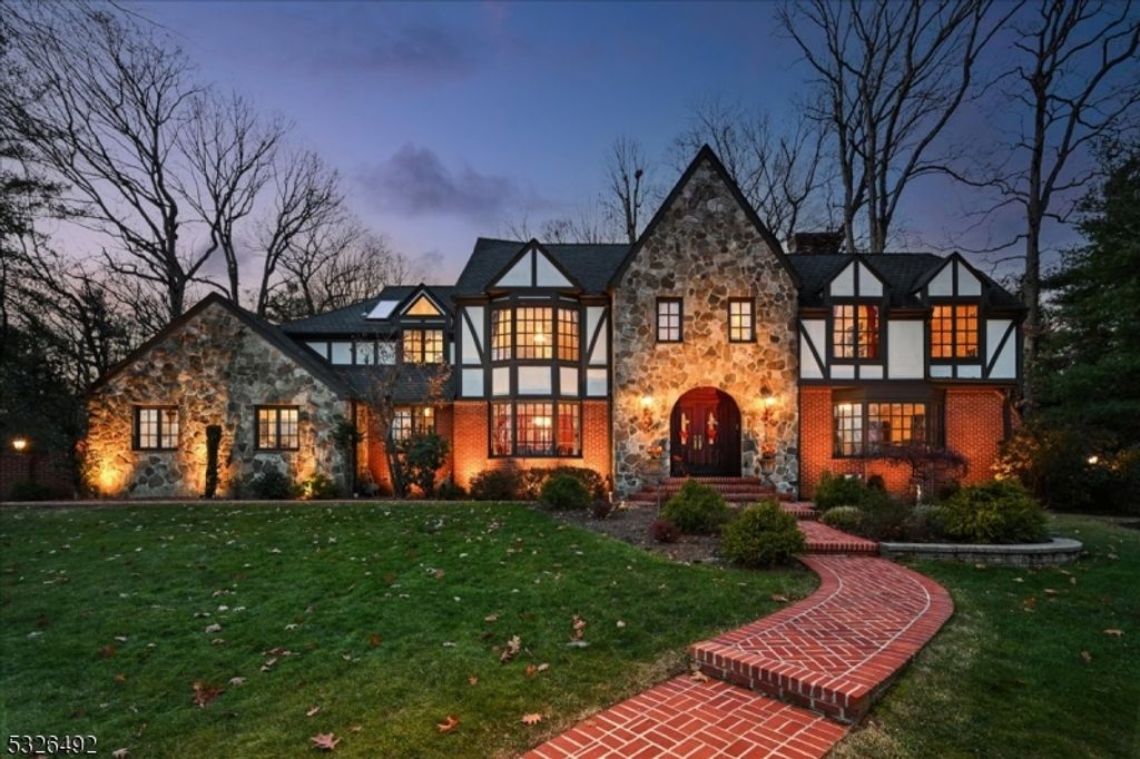 545 JOHNSTON DRIVE, Watchung Boro, NJ 07069