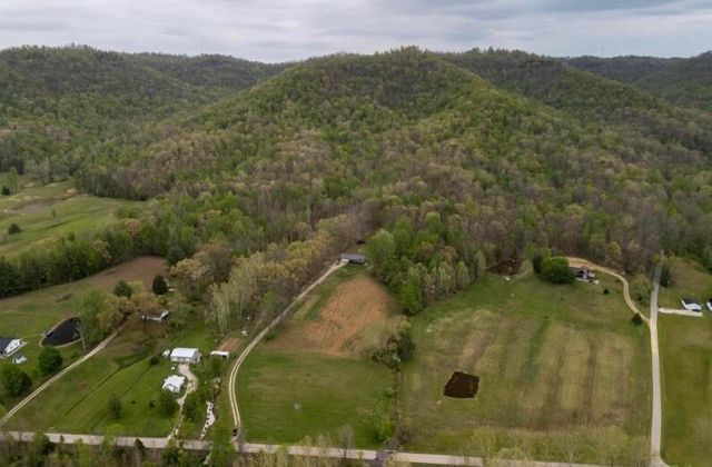 6130 Hardwicks Creek Road, Clay City, KY 40312