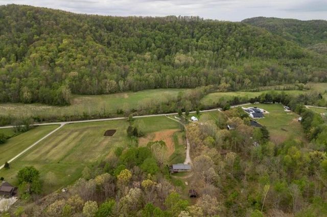6130 Hardwicks Creek Road, Clay City, KY 40312