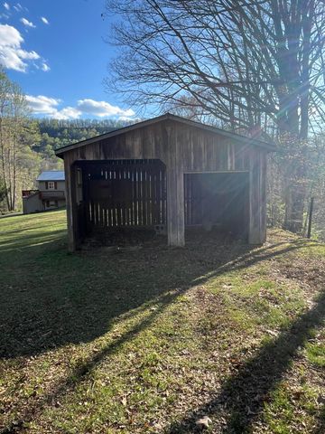 6130 Hardwicks Creek Road, Clay City, KY 40312