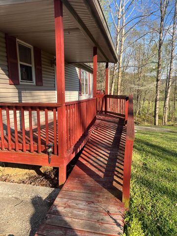 6130 Hardwicks Creek Road, Clay City, KY 40312