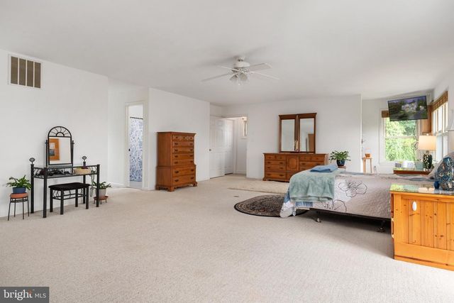 2814 RIDGE RD, Huntingtown, MD 20639