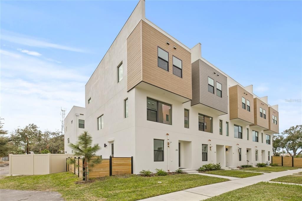 323 15TH STREET N, St Petersburg, FL 33705