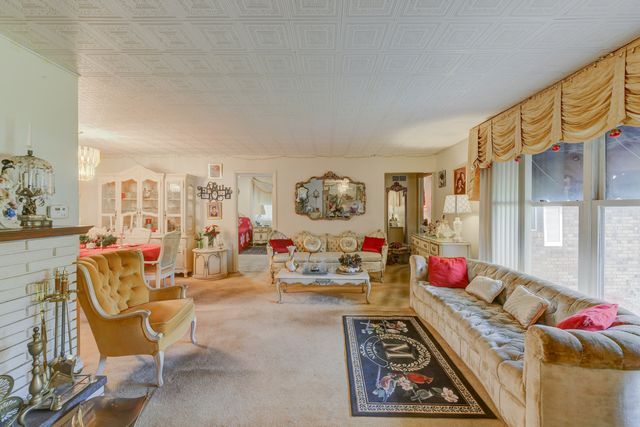 126 Denell Drive, Crete, IL 60417