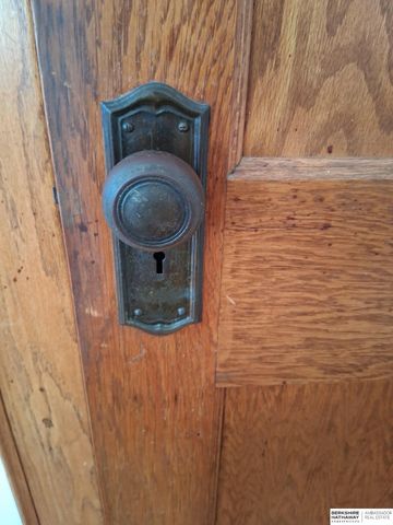 4669 Pine Street, Omaha, NE 68106