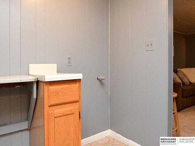 4669 Pine Street, Omaha, NE 68106