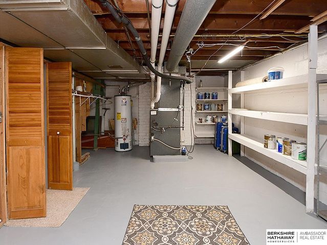 4669 Pine Street, Omaha, NE 68106