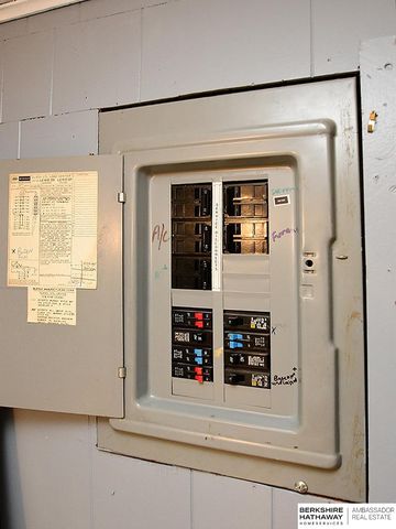 4669 Pine Street, Omaha, NE 68106