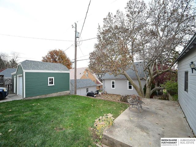 4669 Pine Street, Omaha, NE 68106