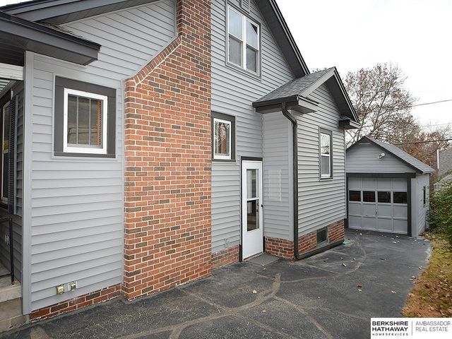 4669 Pine Street, Omaha, NE 68106