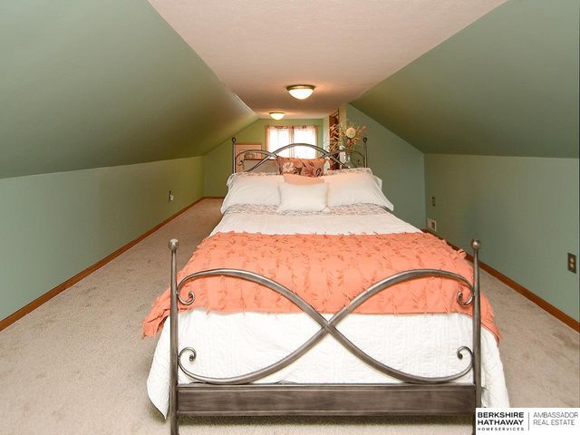 4669 Pine Street, Omaha, NE 68106