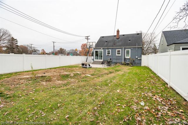 1621 Whitcomb Avenue, Royal Oak, MI 48073