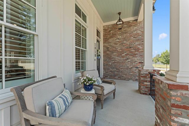 1810 Dauphine St, Baton Rouge, LA 70808