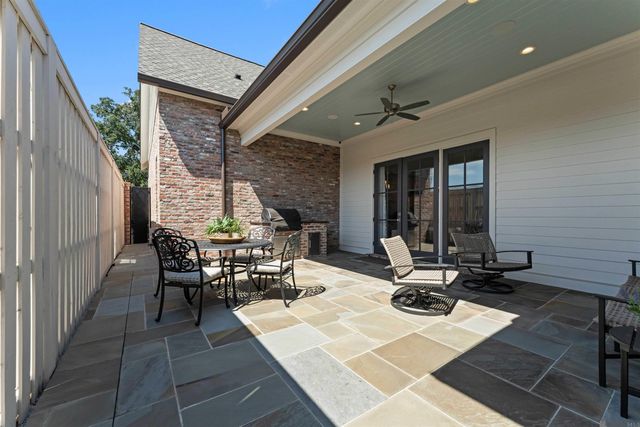 1810 Dauphine St, Baton Rouge, LA 70808