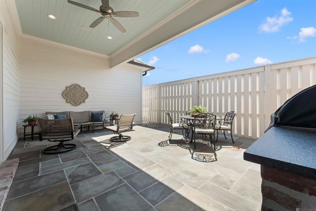 1810 Dauphine St, Baton Rouge, LA 70808