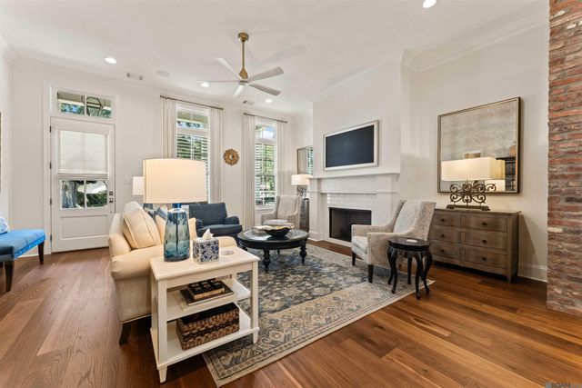 1810 Dauphine St, Baton Rouge, LA 70808