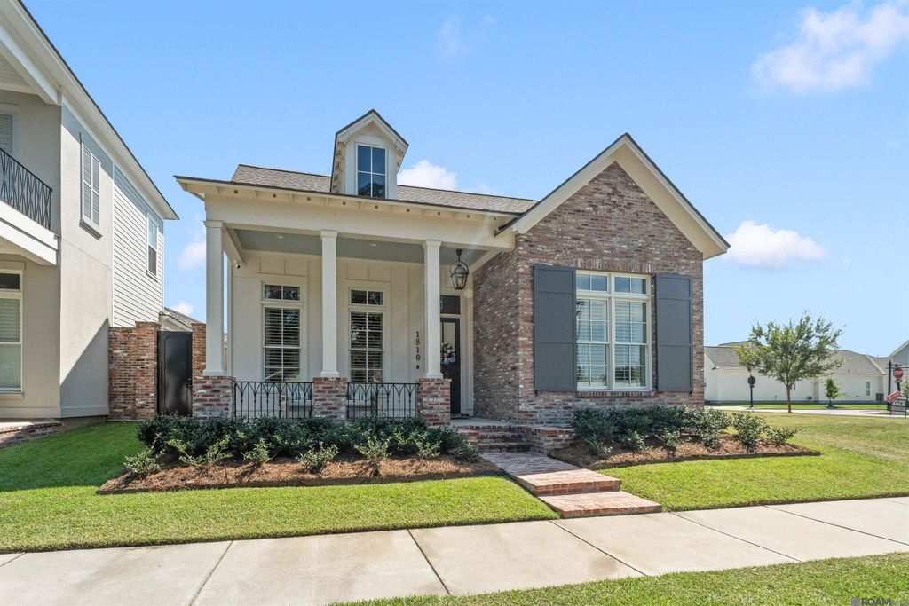 1810 Dauphine St, Baton Rouge, LA 70808