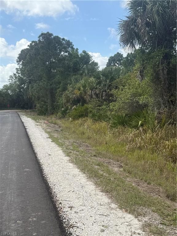 405 Thompson AVE, LEHIGH ACRES, FL 33972 — photo 2