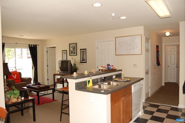 155 Yellowstone Dr Apt 2, Charlottesville, VA 22903